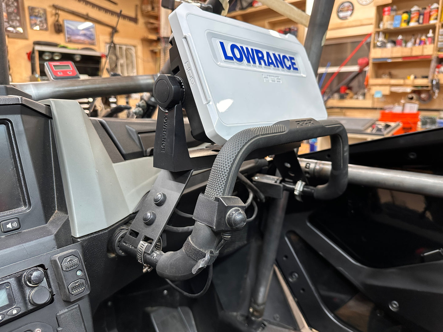 Lowrance GPS mount